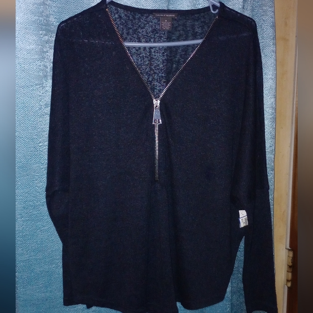 (Med.) Chelsea & Theodore Long Sleeve Zipper Top - Picture 1 of 3